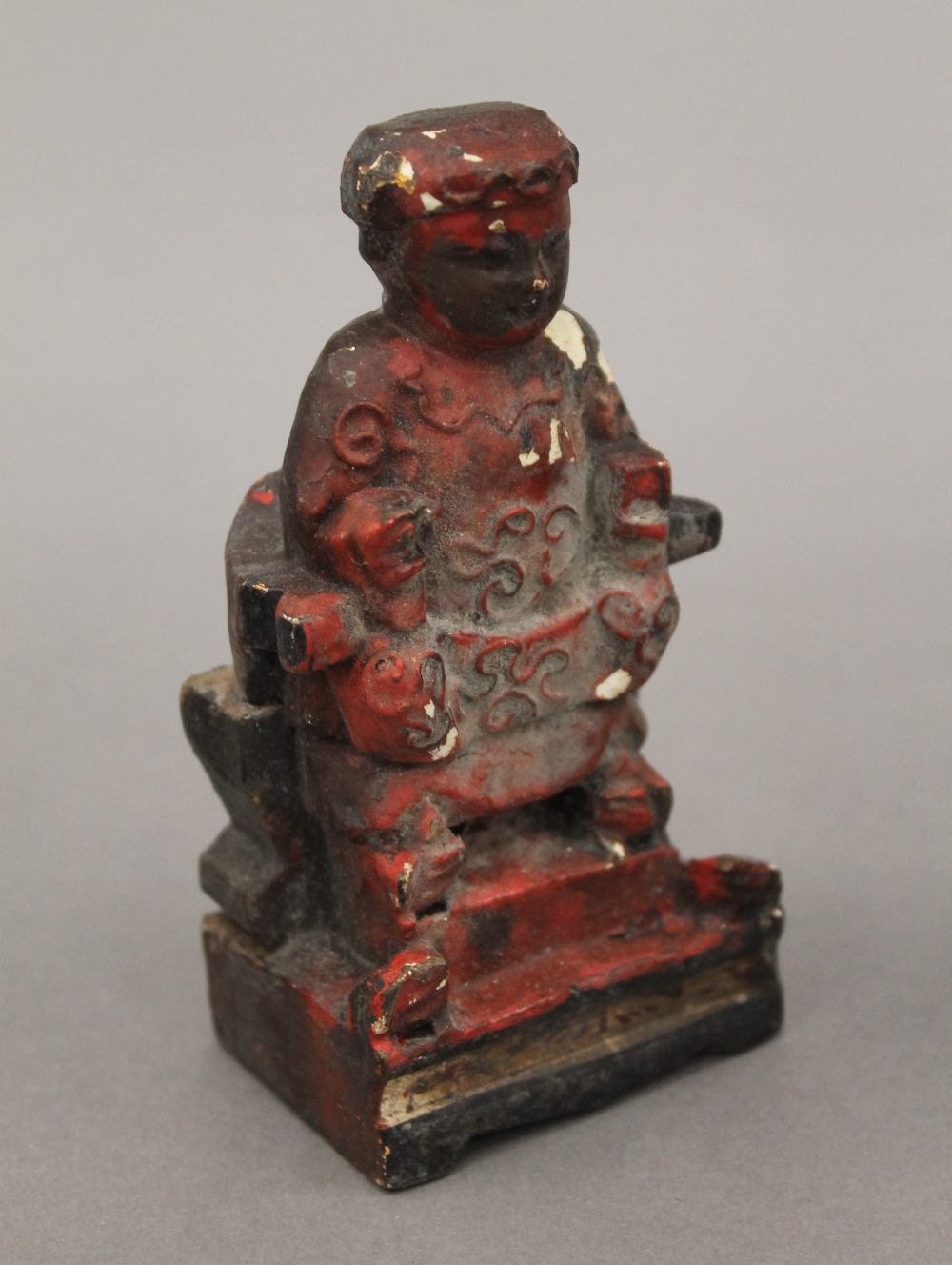 Two small Chinese wooden figures. The largest 13 cm high. - Image 2 of 7