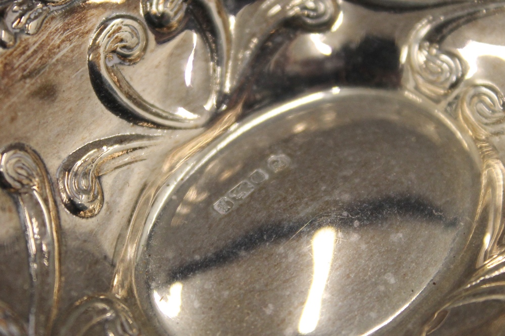 A quantity of small silver items, including napkin rings, mustards, etc. 9. - Image 20 of 30