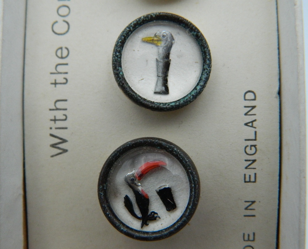 A boxed set of vintage Guinness waistcoat buttons - Image 4 of 6