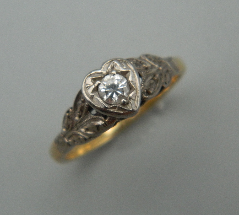 An unmarked, probably 18 ct gold diamond solitaire ring. Ring size H/I. - Image 5 of 6