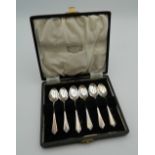 A cased set of silver teaspoons. 50.6 grammes.