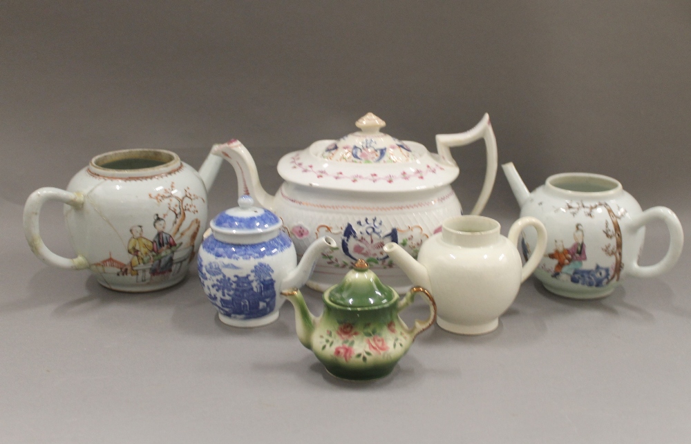 A collection of 19th century porcelain teapots - Image 10 of 12