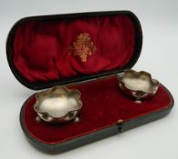A boxed pair of silver salts. 33.4 grammes.