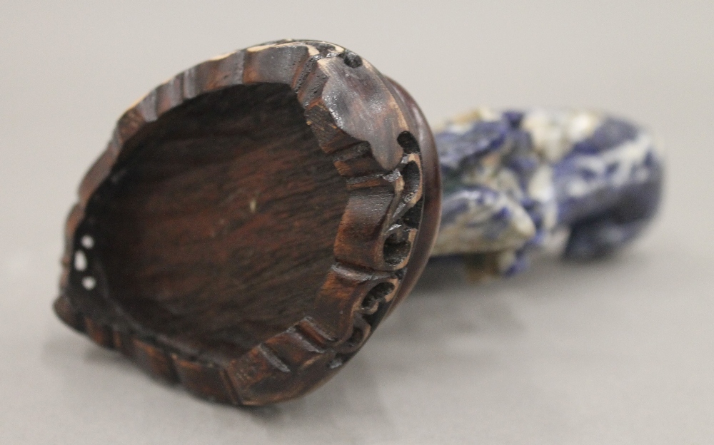 A pair of Chinese carved lapis carved birds, on stands. The largest 16 cm high overall. - Image 5 of 9