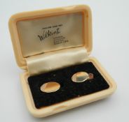 A pair of 9 ct gold cufflinks. 3.6 grammes.