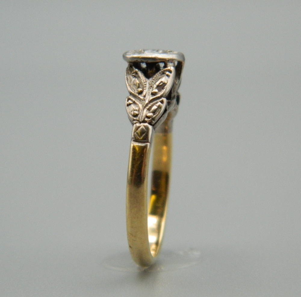 An unmarked, probably 18 ct gold diamond solitaire ring. Ring size H/I. - Image 3 of 6