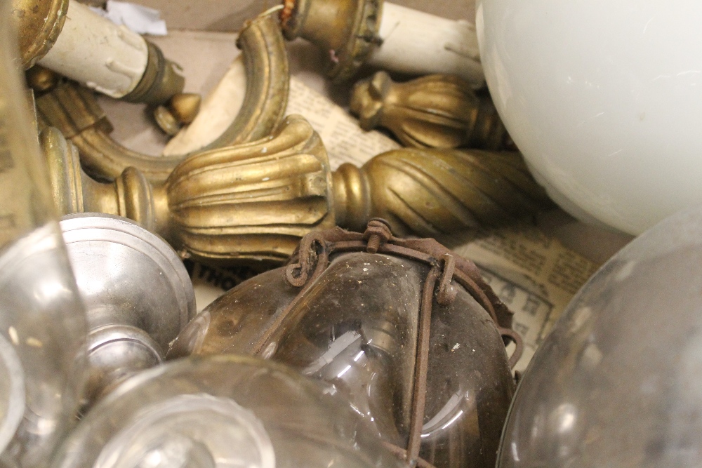 A quantity of lamps and shades - Image 2 of 3