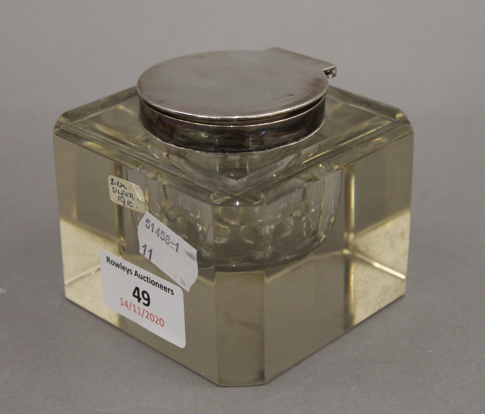 A silver topped glass inkwell. 7.5 cm high. - Image 2 of 4