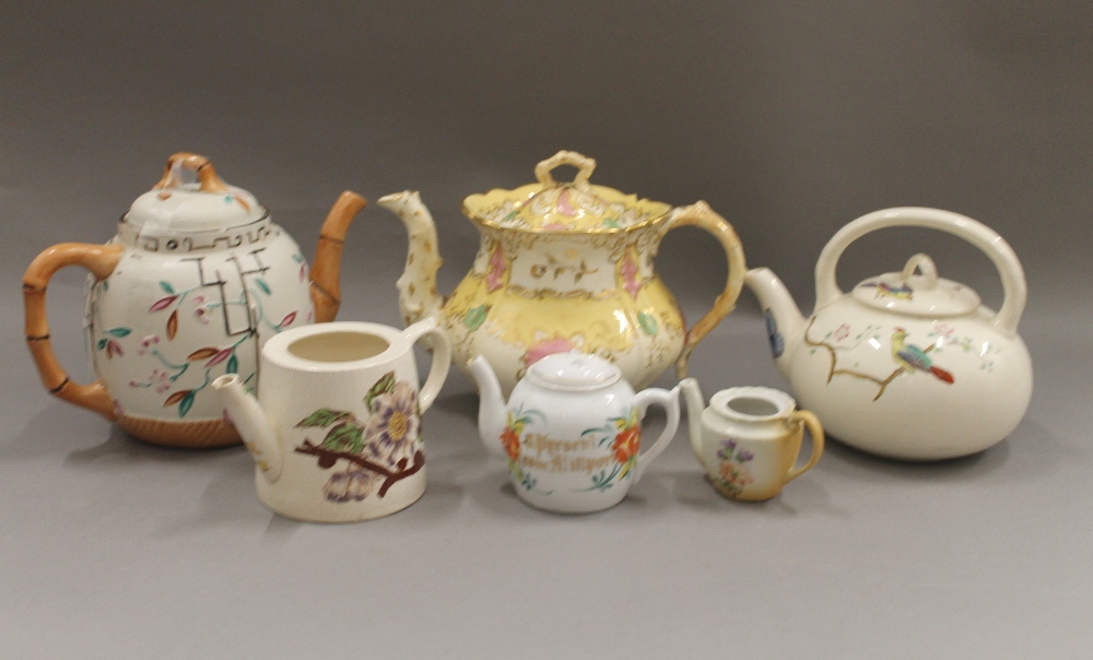 A collection of 19th century porcelain teapots - Image 12 of 12