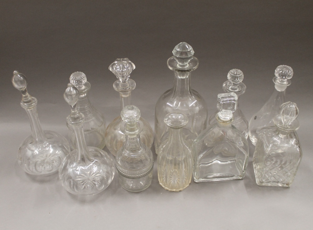 A large quantity of glassware,