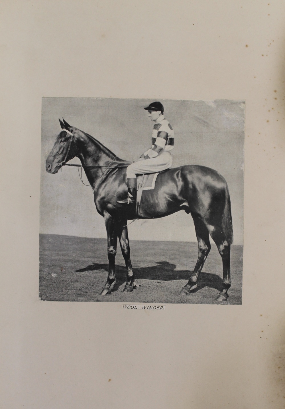 St Leger 1907 Day Book, inclosing various newspaper clippings of the day. - Image 3 of 4