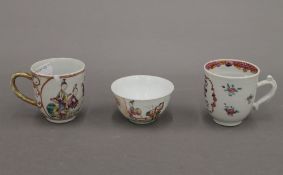 An 18th century Chinese tea bowl and two cups. The former 7 cm diameter.