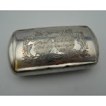 A Continental silver snuff box. 9 cm wide. 70.8 grammes.