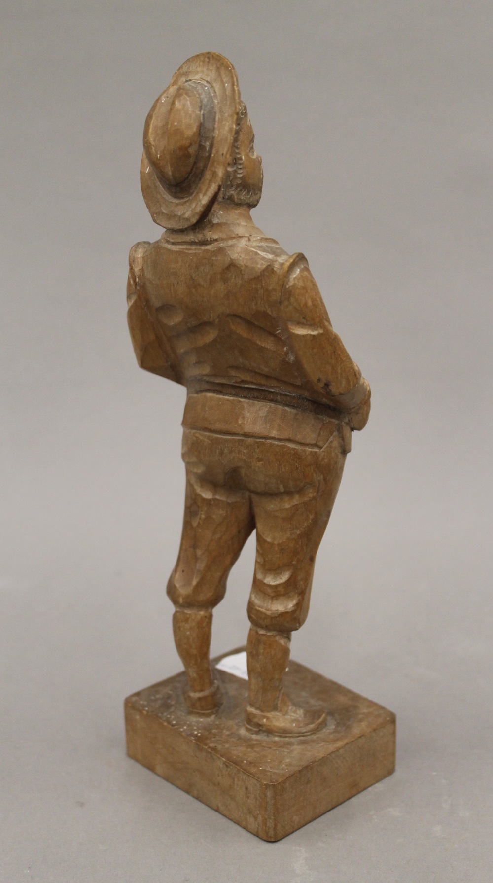 Two carved wooden figures. The largest 24.5 cm high. - Image 3 of 7