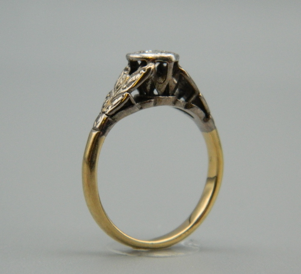 An unmarked, probably 18 ct gold diamond solitaire ring. Ring size H/I. - Image 4 of 6