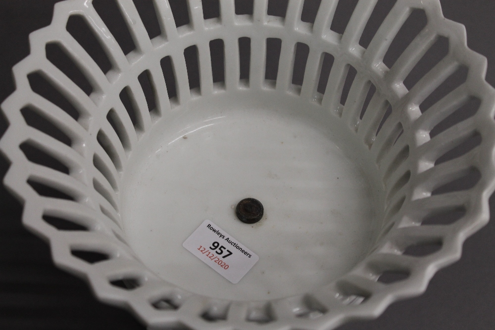 A white porcelain pierced fruit basket. 21 cm high. - Image 4 of 4