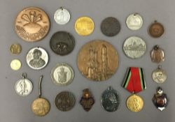 A quantity of various medallions