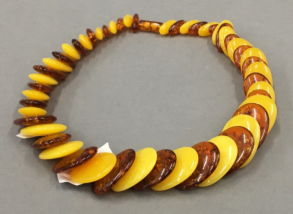 A dress necklace. 52 cm long. - Image 2 of 2