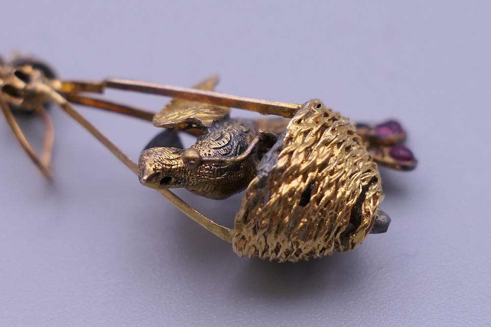 A pair of Victorian unmarked birds in nest earrings, in original fitted box. 3.5 cm high. - Image 7 of 12