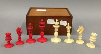 A 19th century turned ivory chess set. The kings 7 cm high.