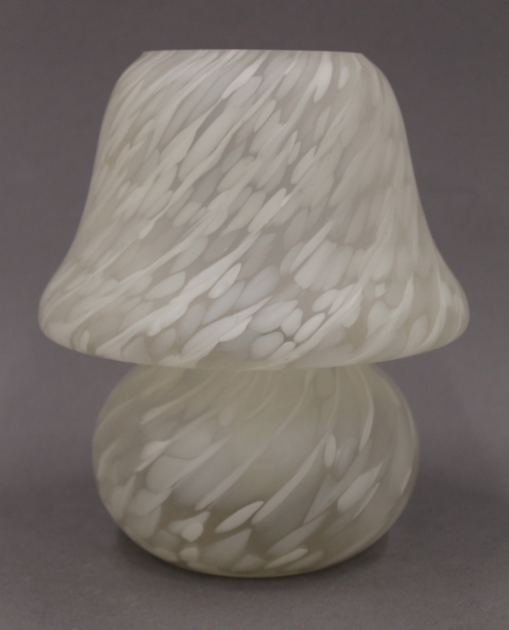 A Monart type glass table lamp. 19 cm high. - Image 2 of 3