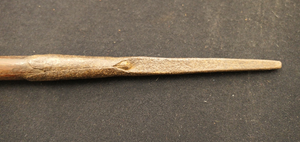 A tribal spear. 183 cm long. - Image 10 of 10