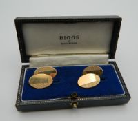 A pair of 9 ct gold cufflinks. 5.7 grammes.