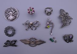 A quantity of various silver jewellery.