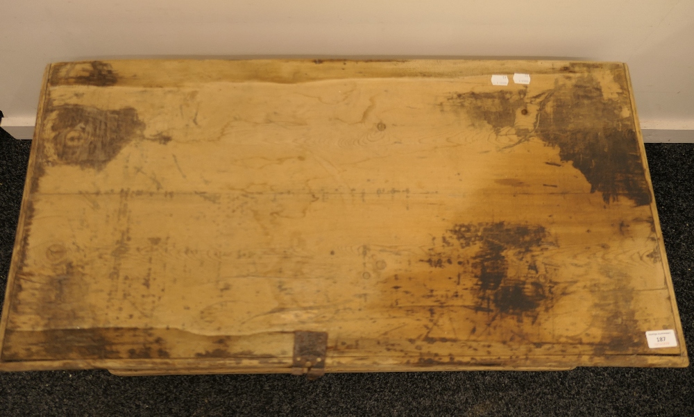 A Victorian pine trunk. 90 cm wide. - Image 2 of 4