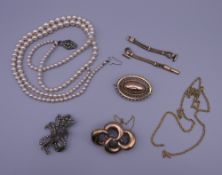 A small quantity of miscellaneous jewellery