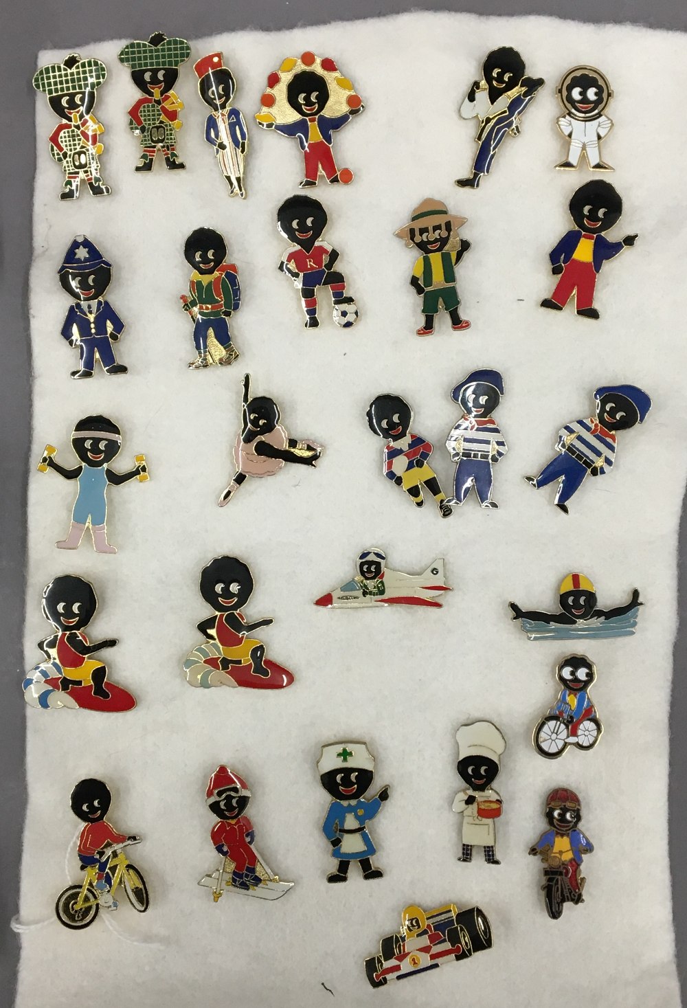 A large collection of Golly pin badges including vintage ones and Golly ornaments. - Image 2 of 4