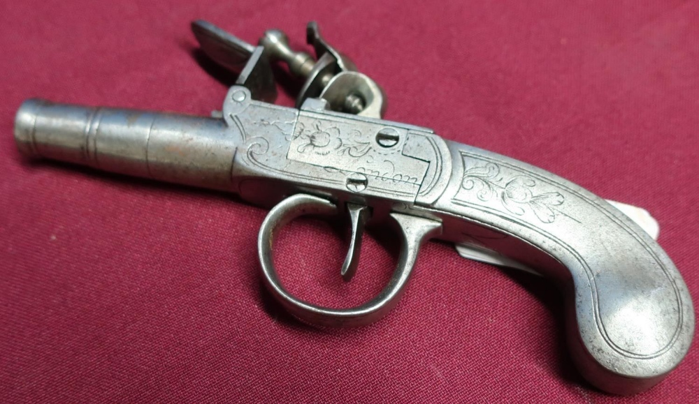 18th/19th C all steel bodied flint lock pocket pistol, with 1 1/4 inch turn off rifle canon - Image 2 of 2