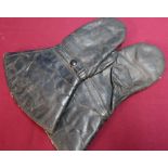 Pair of c.WWII leather mitts/gauntlets with sheepskin lining