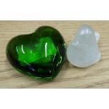 Signed French Baccarrt green glass heart (width 7.5cm) and a studio glass figure of a bird (2)