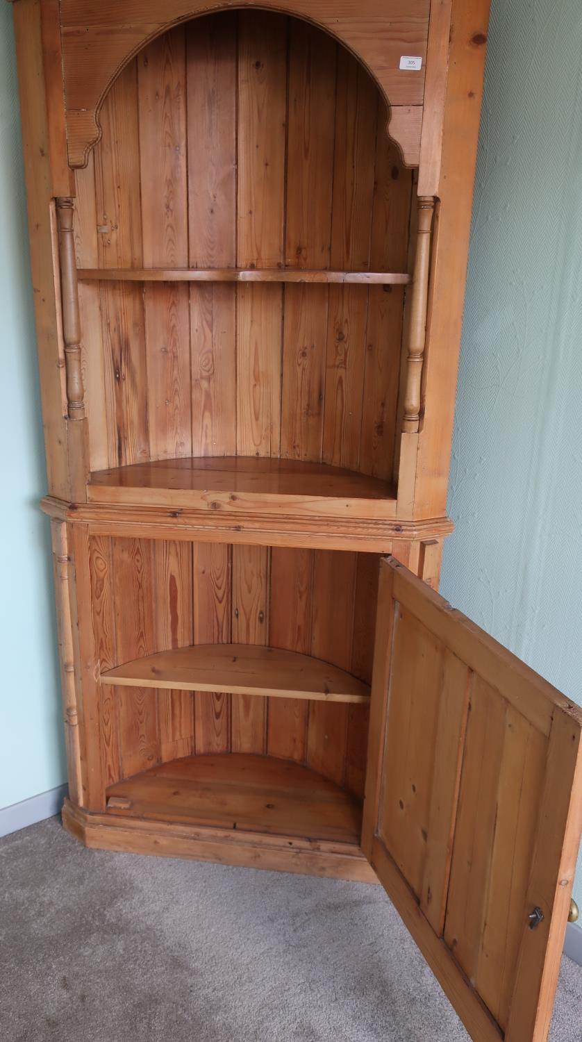 19th C style pine barrel back corner unit, with two tier upper open section above two panelled - Image 2 of 2