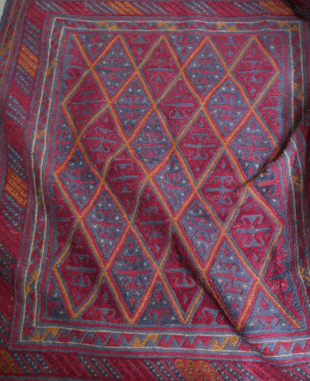 Kazak rug (137cm x 118cm)