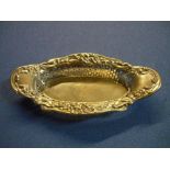 Birmingham 1908 silver hallmarked oval dish with pierced and embossed detail (15.5cm x 8cm x 2.5cm)