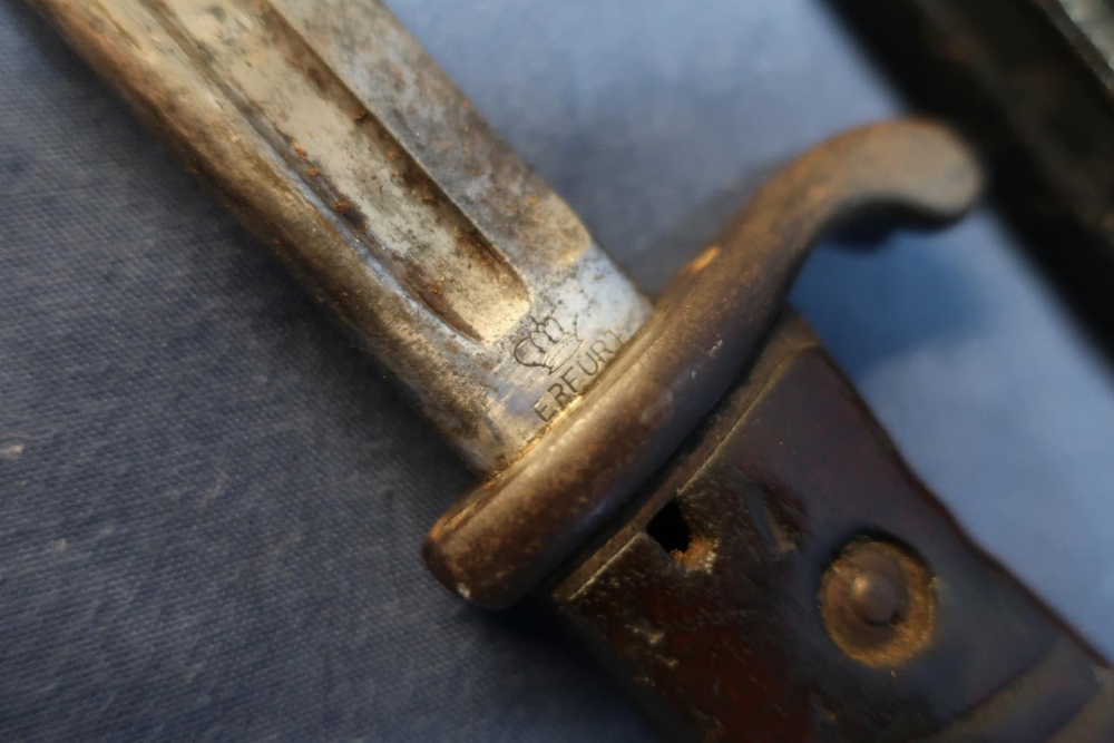 Mauser 1898 quill back bayonet with 20.5 inch blade with double edged point and single fuller - Image 3 of 3