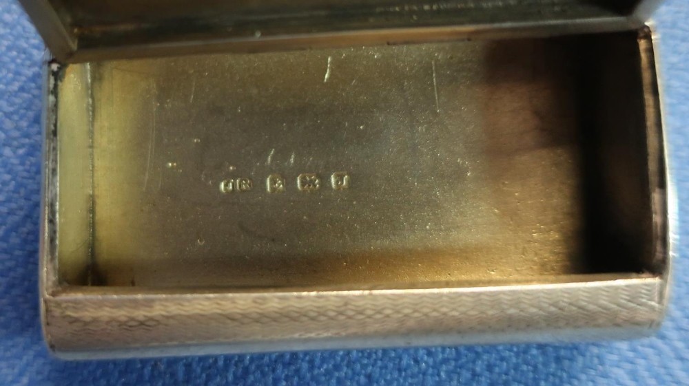 Birmingham 1933 silver hallmarked rectangular snuffbox with hinged top and gilt interior, makers - Image 4 of 4