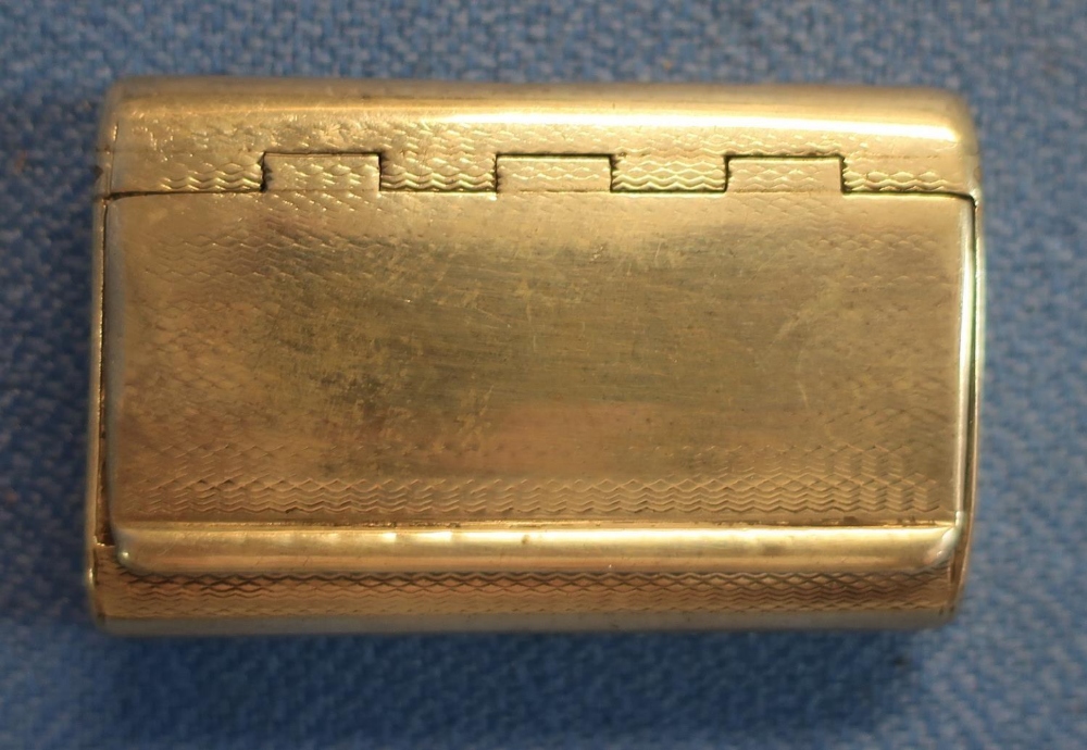 Birmingham 1933 silver hallmarked rectangular snuffbox with hinged top and gilt interior, makers