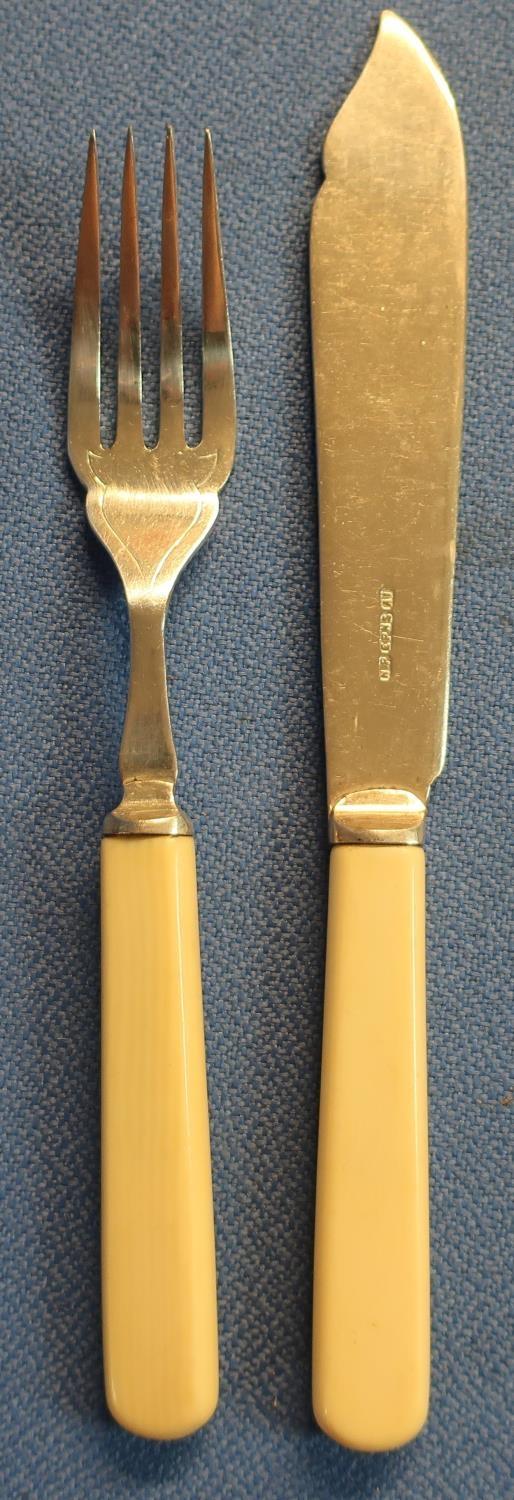 Six pairs of plated fish knives and forks and twelve pairs of dessert knife and forks - Image 6 of 8