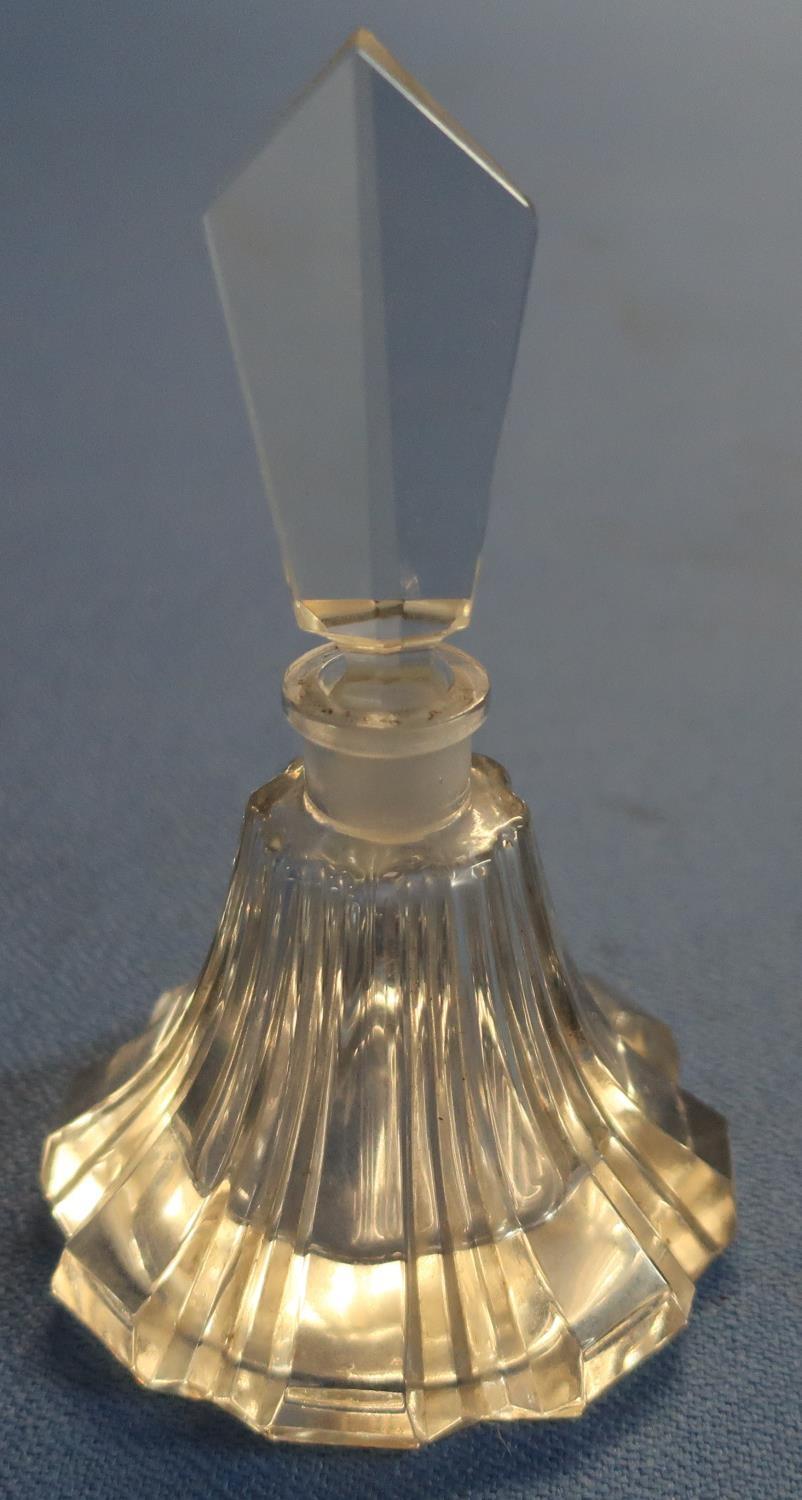 Three silver hallmarked topped glass scent bottles and another glass scent bottle (4) - Image 3 of 7