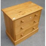 Modern pine chest of three drawers (76cm x 43cm x 72cm)