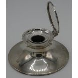 Small Birmingham silver hallmarked capstan type inkwell with weighted base (diameter 9cm)