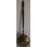 19th C copper bedwarming pan with engraved detail and turned wood handle (overall length 107cm)