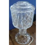 Cut glass table lamp (height 25cm)