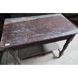 Victorian painted two tier side table on turned supports (91cm x 53cm x 73cm)