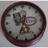 Reproduction Esso advertising clock in metal case (glass cracked) (diameter 30cm)