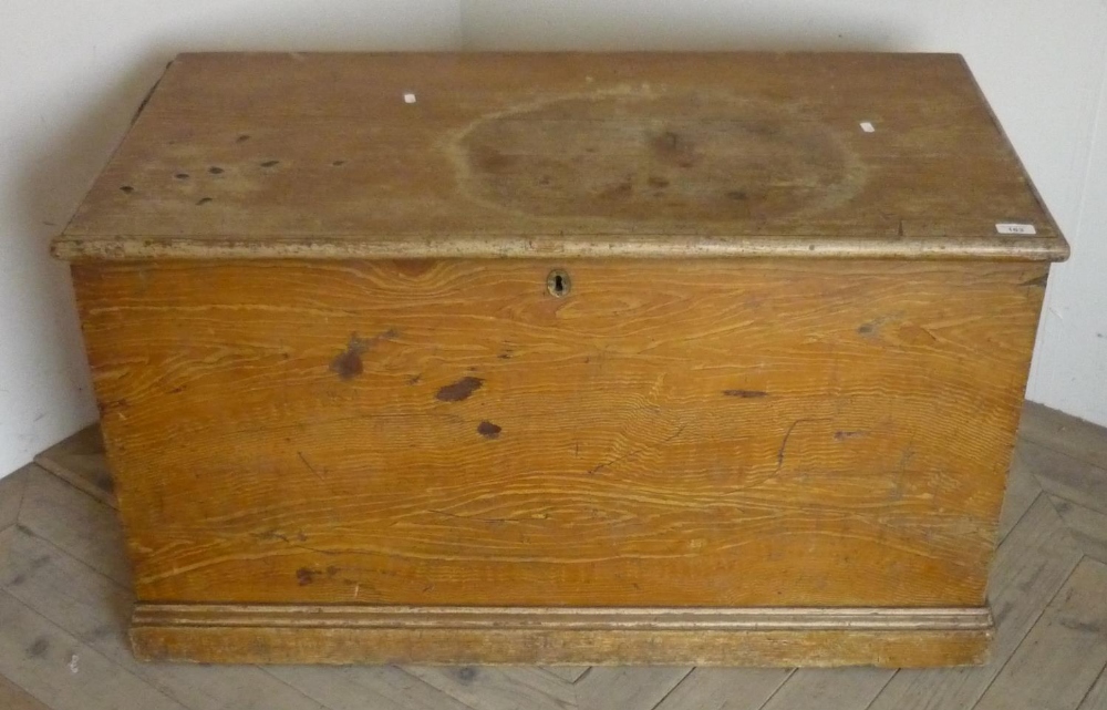 Victorian scumbled pine blanket box with hinged top and two internal compartments (103cm x 54cm x