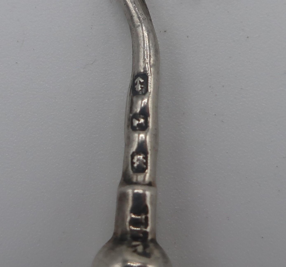 George IV small silver button hook with agate set handle, Birmingham 1924 and a Continental silver - Image 5 of 5